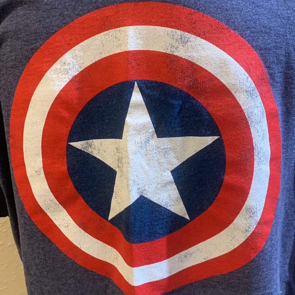 Marvel Captain America‎ t-shirt. Blue. Large.